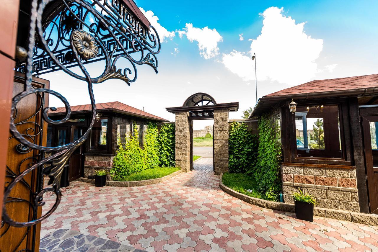 Adler Hotel Astana Ngoại thất bức ảnh